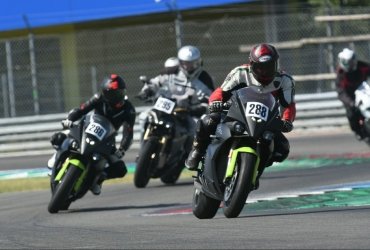 Energica Track Time tijdens 40e Ducati Club Race op Assen | Electric ... - Energica Track Day Track Days Open
