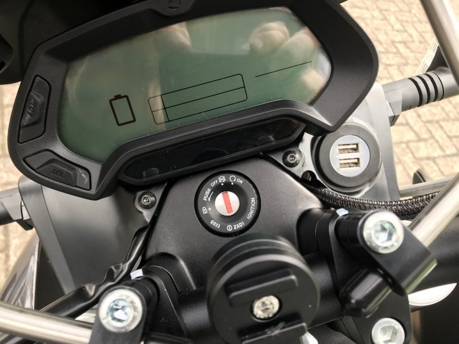 Sp-Connect en USB-aansluiting - Elektrische Motor - Electric Motorcycles