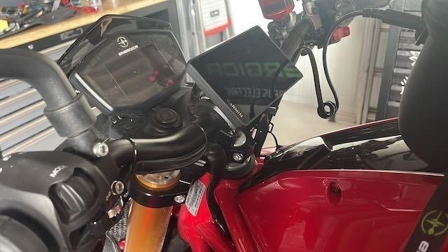 Energica Handlebar clamp with navigation support
